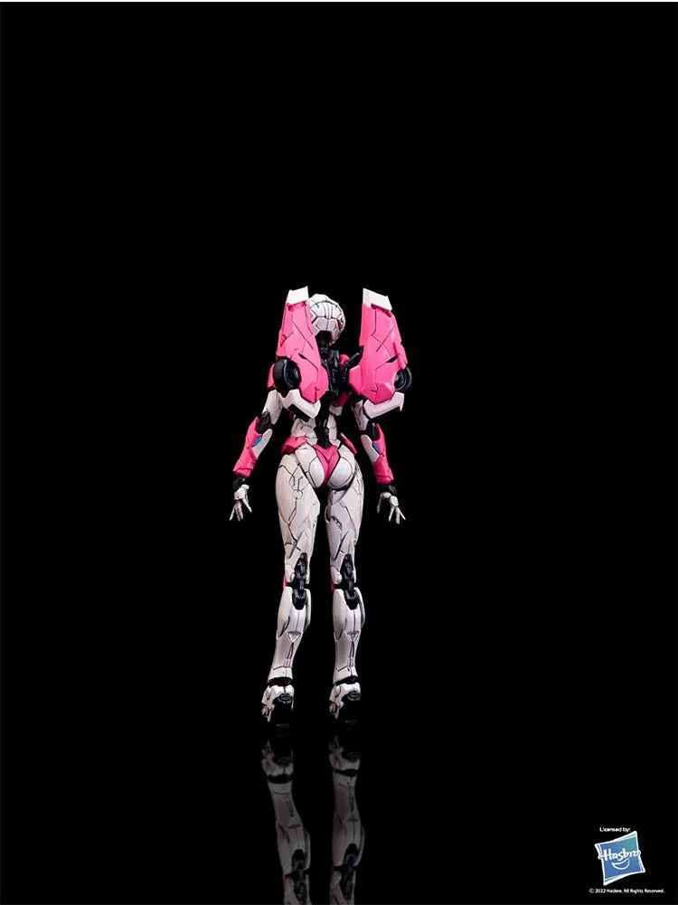 Flame Toys Furai Model 20 IDW Arcee Model Kit (Non-transformable) 15.5cm / 6"