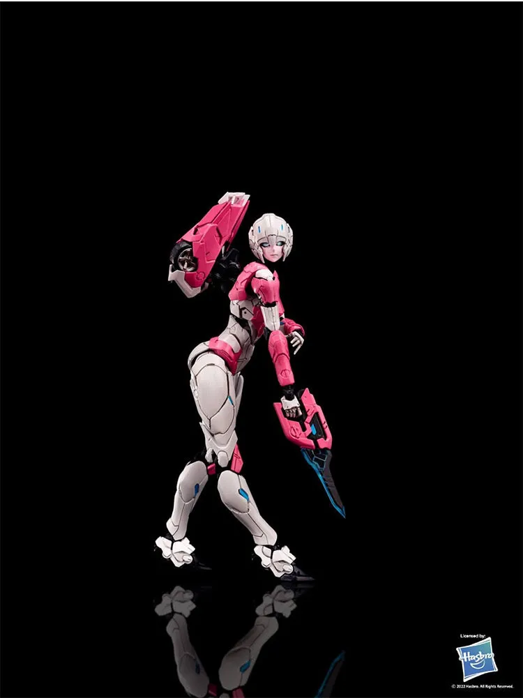 Flame Toys Furai Model 20 IDW Arcee Model Kit (Non-transformable) 15.5cm / 6"